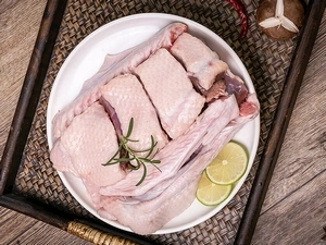 Целый измельченный гусь